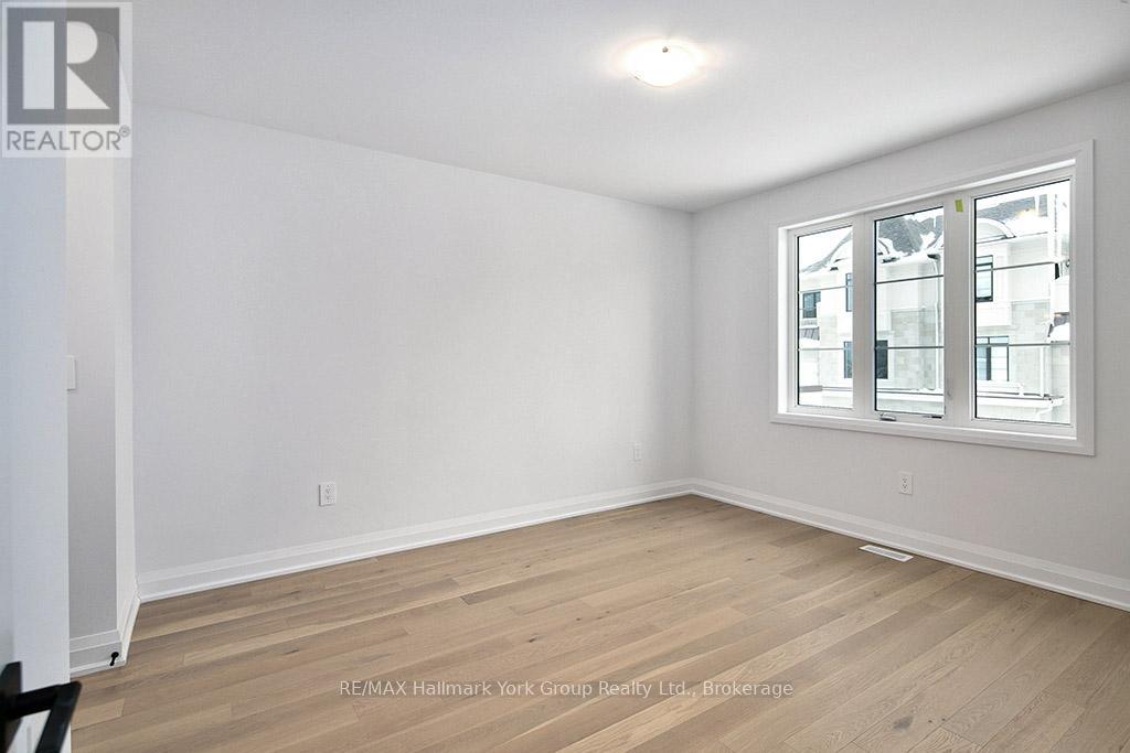 5 - 11 Bay Street, Blue Mountains, Ontario  N0H 2P0 - Photo 34 - X12085569