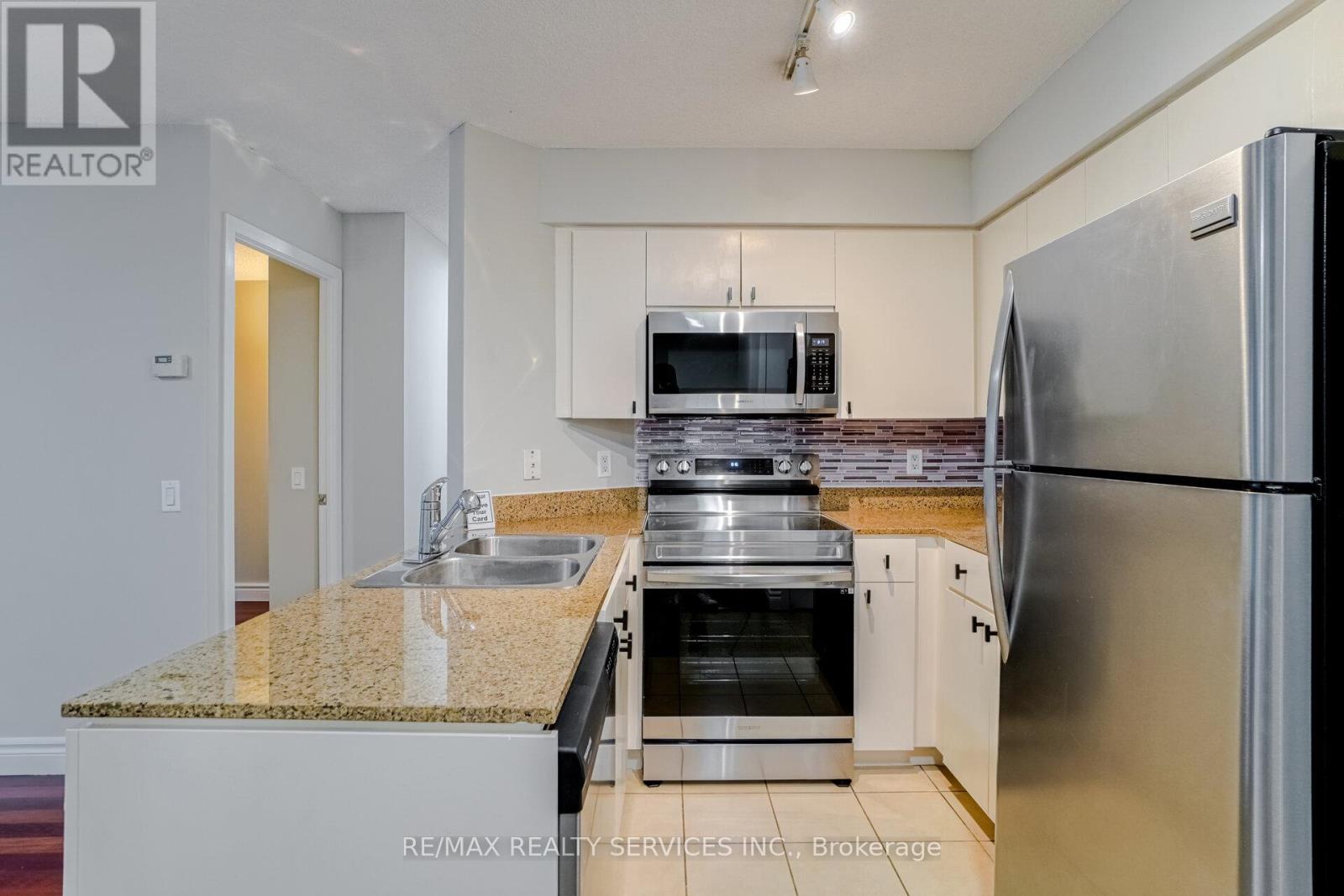 1008 - 361 Front Street W, Toronto, Ontario  M5V 3R5 - Photo 11 - C12085522