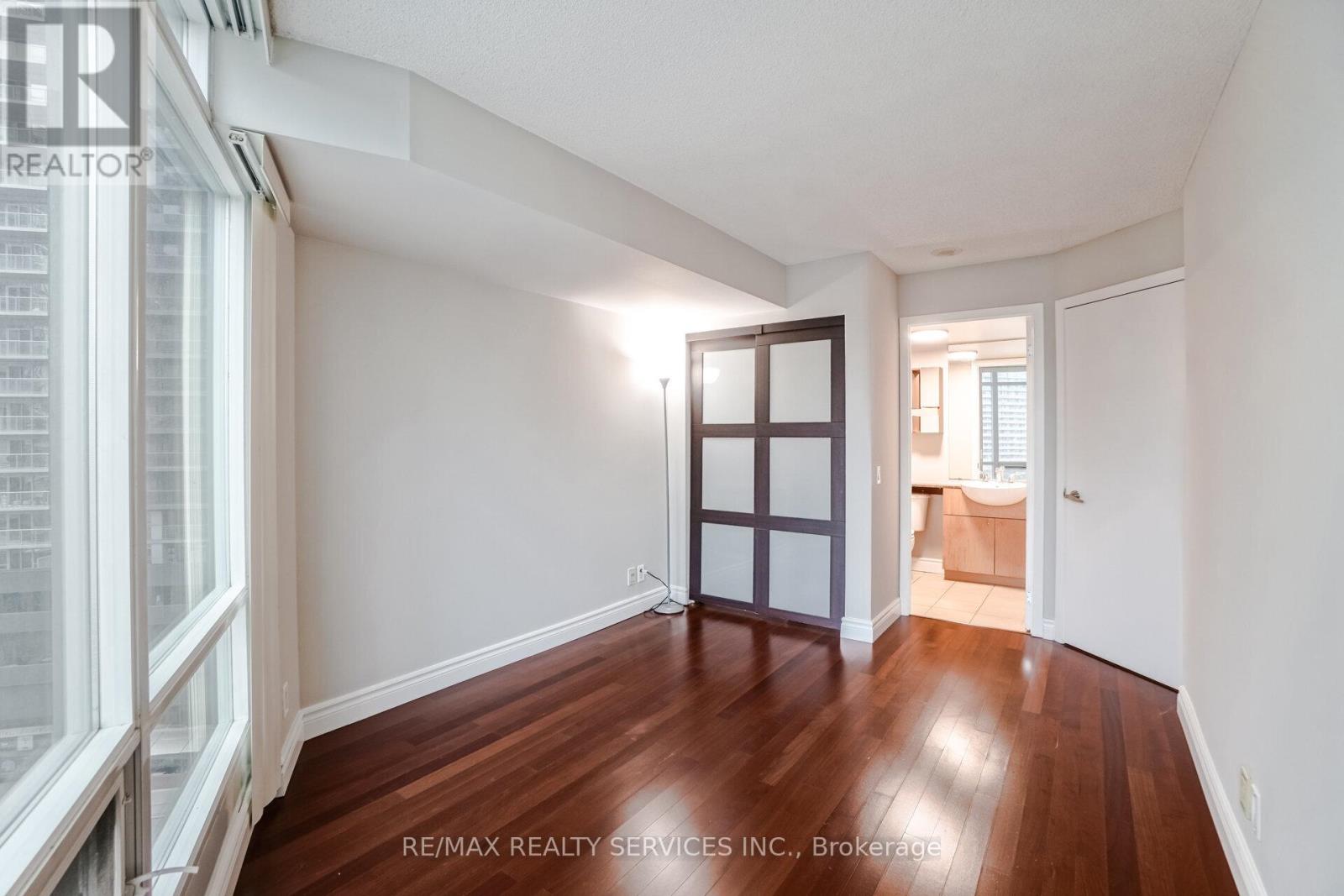 1008 - 361 Front Street W, Toronto, Ontario  M5V 3R5 - Photo 28 - C12085522