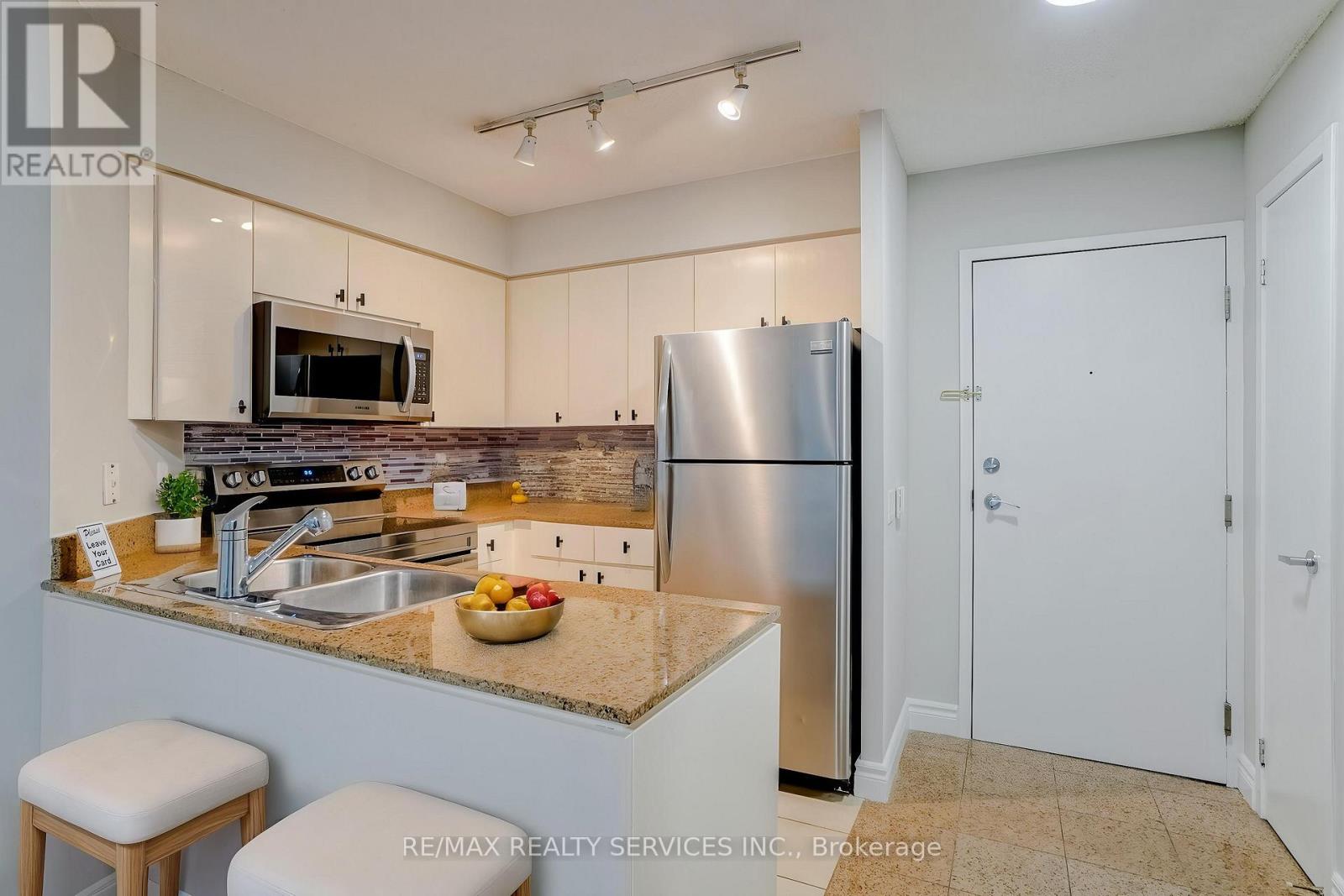 1008 - 361 Front Street W, Toronto, Ontario  M5V 3R5 - Photo 9 - C12085522