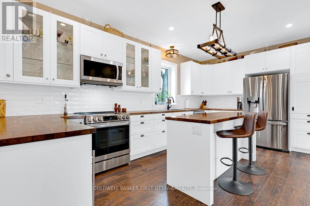 38 Tuttle Point Road, Edwardsburgh/cardinal, Ontario  K0E 1T1 - Photo 13 - X12085532