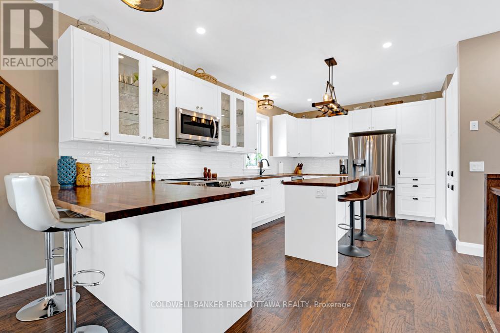 38 Tuttle Point Road, Edwardsburgh/cardinal, Ontario  K0E 1T1 - Photo 15 - X12085532