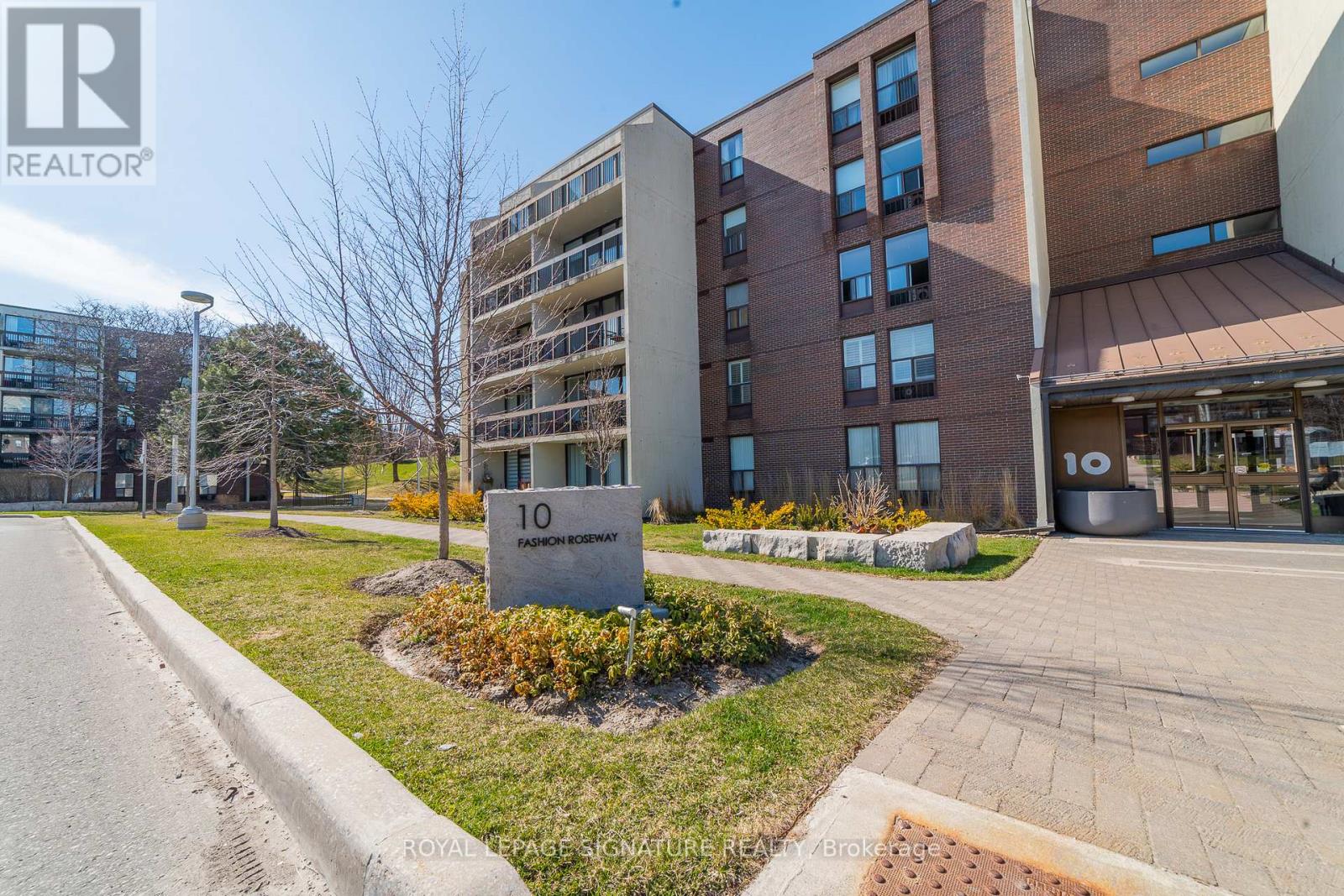 406 - 10 Fashion Roseway Way E, Toronto, Ontario  M2N 6B6 - Photo 1 - C12085272