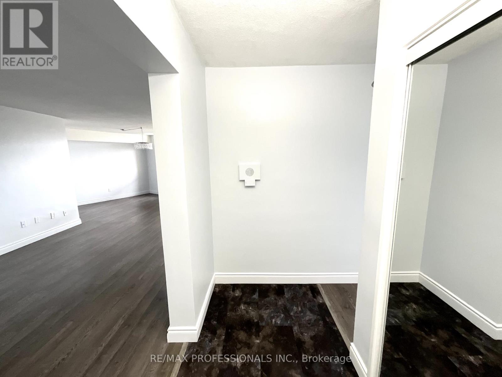 Property at 1622 - 551 THE WEST MALL image 3