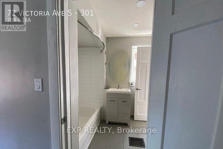 301 - 72 Victoria Avenue S, Hamilton, Ontario  L8N 2S7 - Photo 2 - X12083799