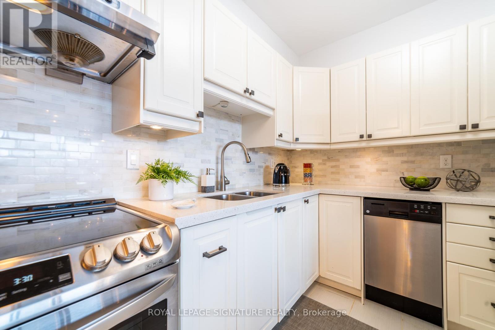 406 - 10 Fashion Roseway Way E, Toronto, Ontario  M2N 6B6 - Photo 8 - C12085272