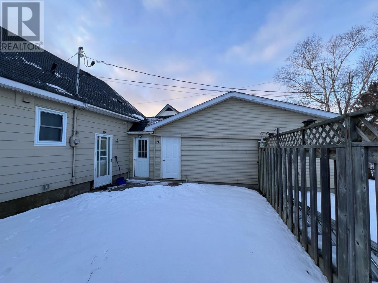 Property at 51 Laurier DR image 3