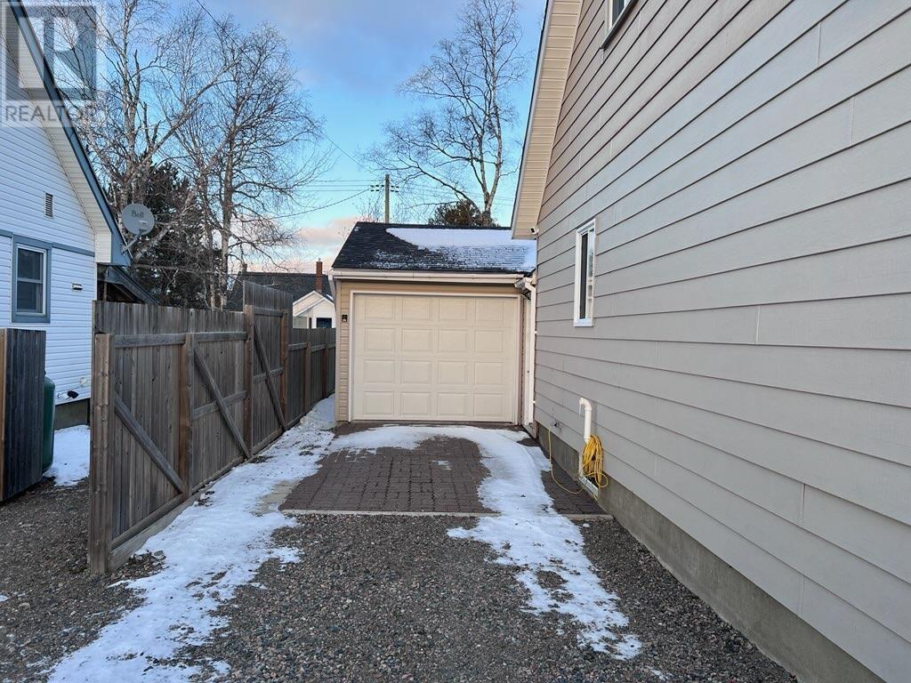 Property at 51 Laurier DR image 5