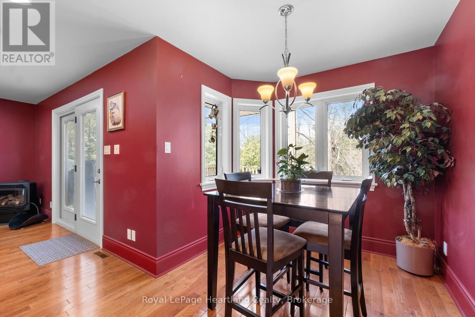 260 William Street E, North Middlesex, Ontario  N0M 2K0 - Photo 13 - X12085644