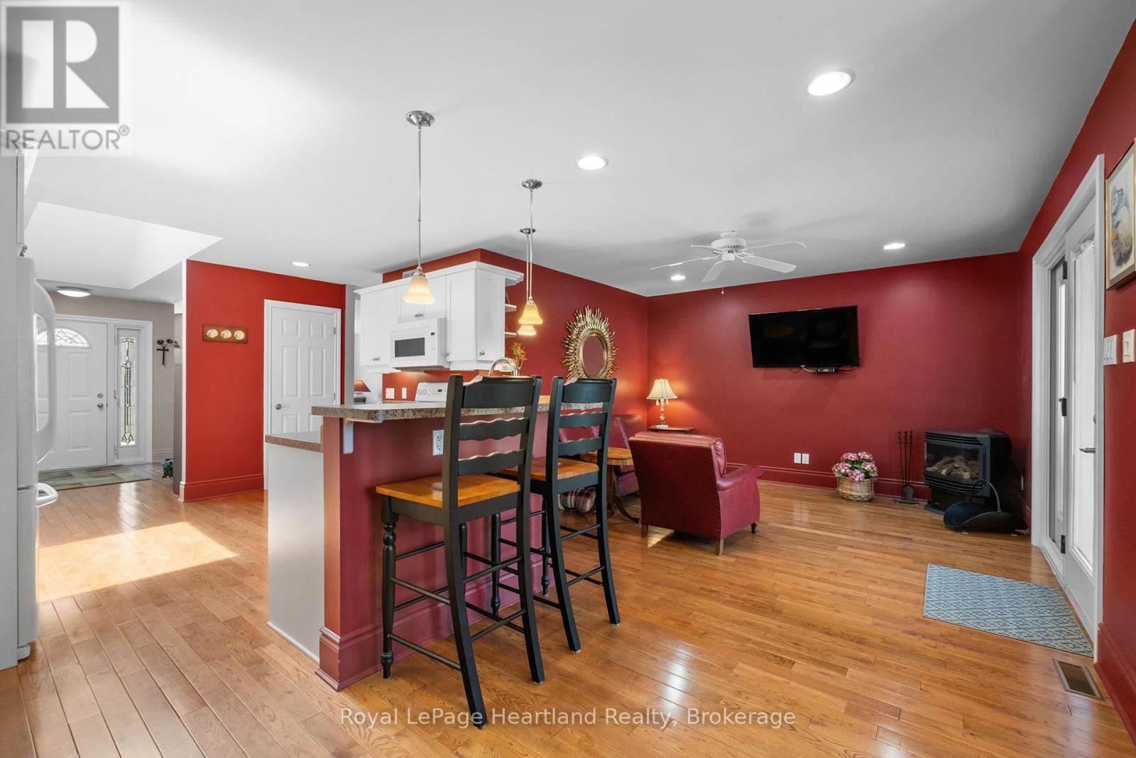 260 William Street E, North Middlesex, Ontario  N0M 2K0 - Photo 14 - X12085644