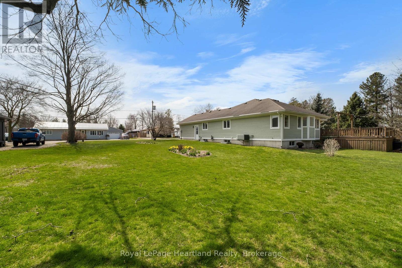 260 William Street E, North Middlesex, Ontario  N0M 2K0 - Photo 39 - X12085644