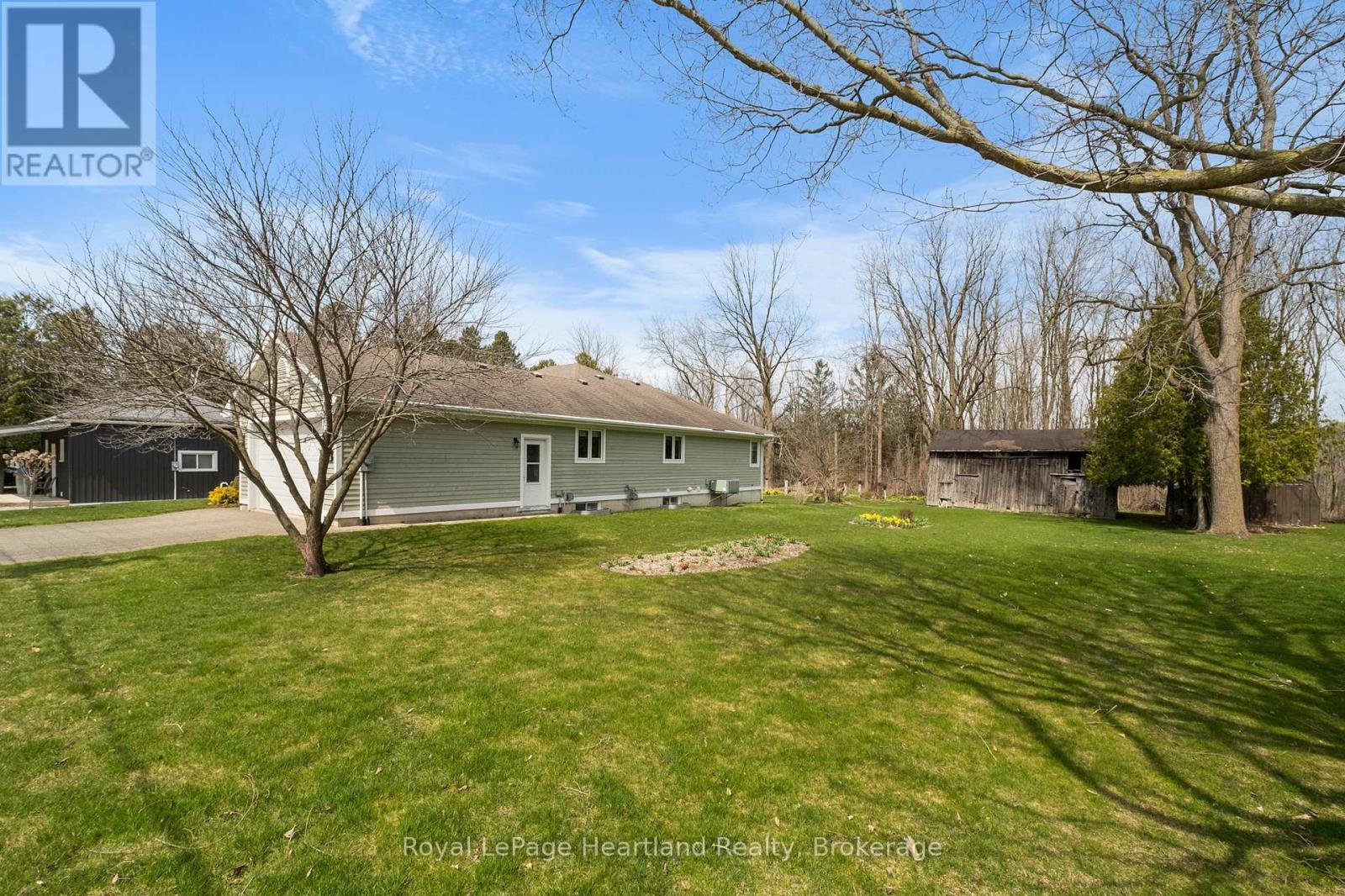 260 William Street E, North Middlesex, Ontario  N0M 2K0 - Photo 41 - X12085644
