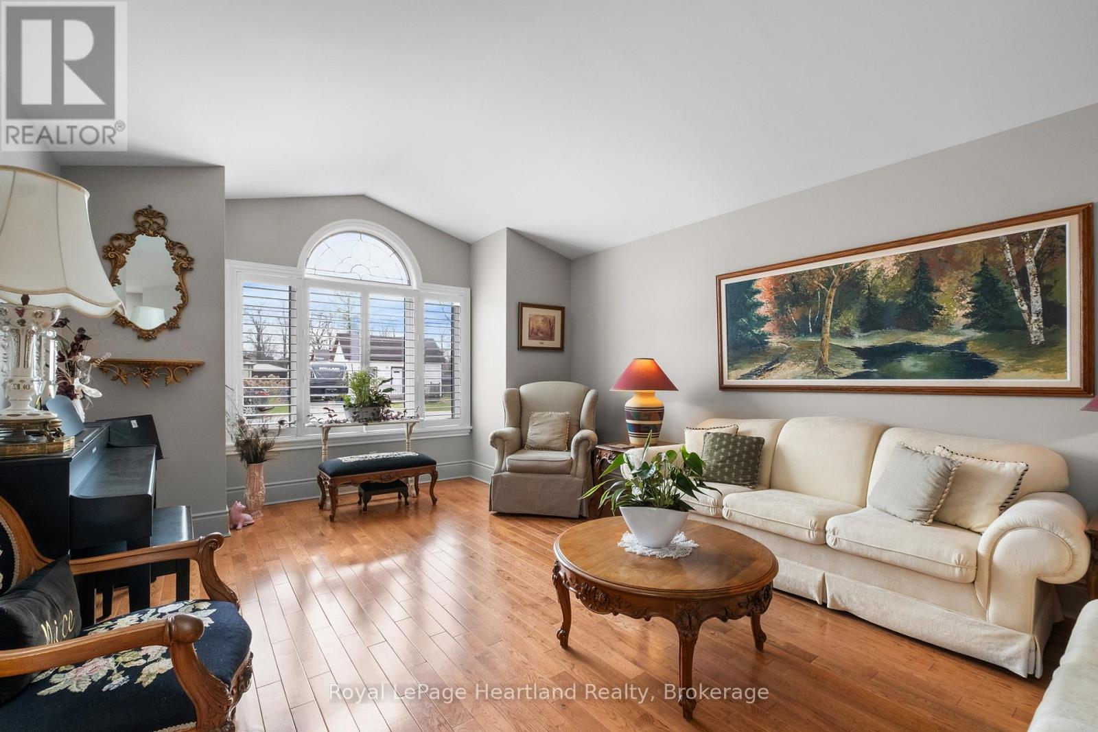 260 William Street E, North Middlesex, Ontario  N0M 2K0 - Photo 5 - X12085644