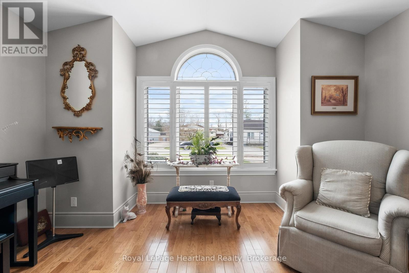 260 William Street E, North Middlesex, Ontario  N0M 2K0 - Photo 6 - X12085644