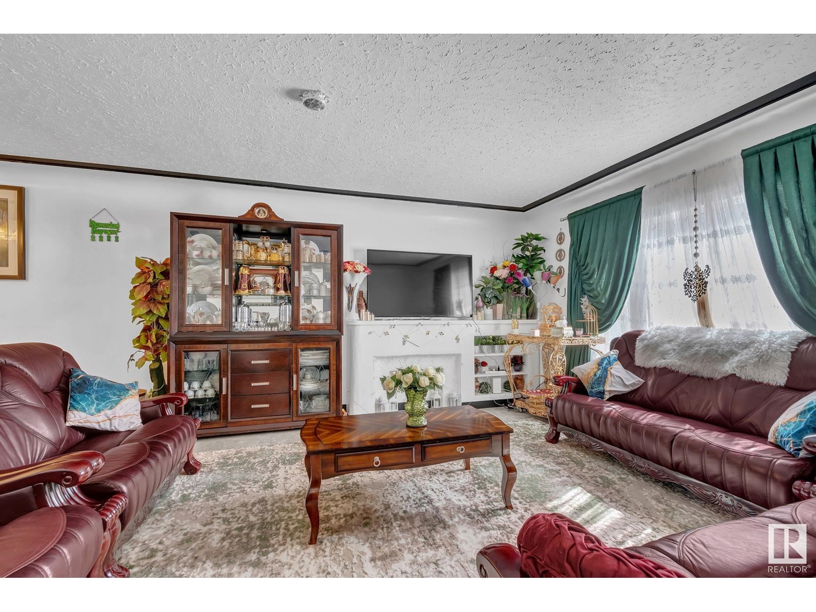 Property at 11306 109A AV NW image 2