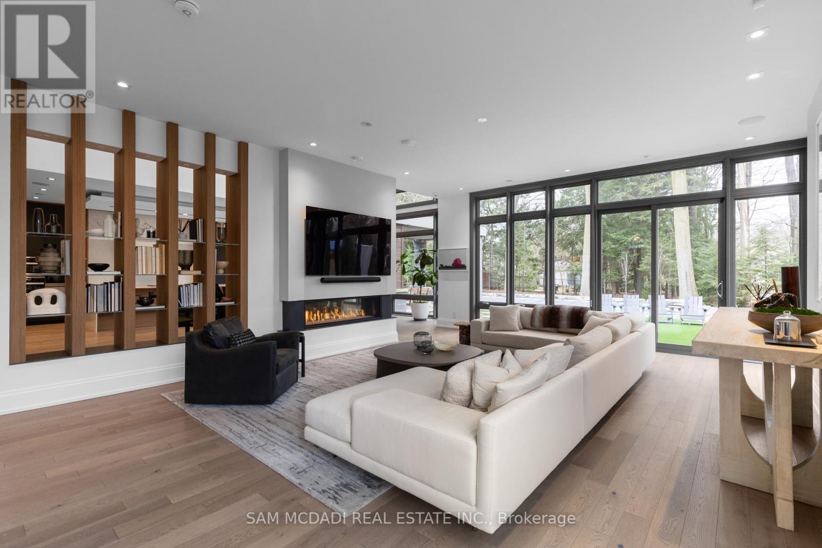 Property at 267 KENOLLIE AVENUE image 4