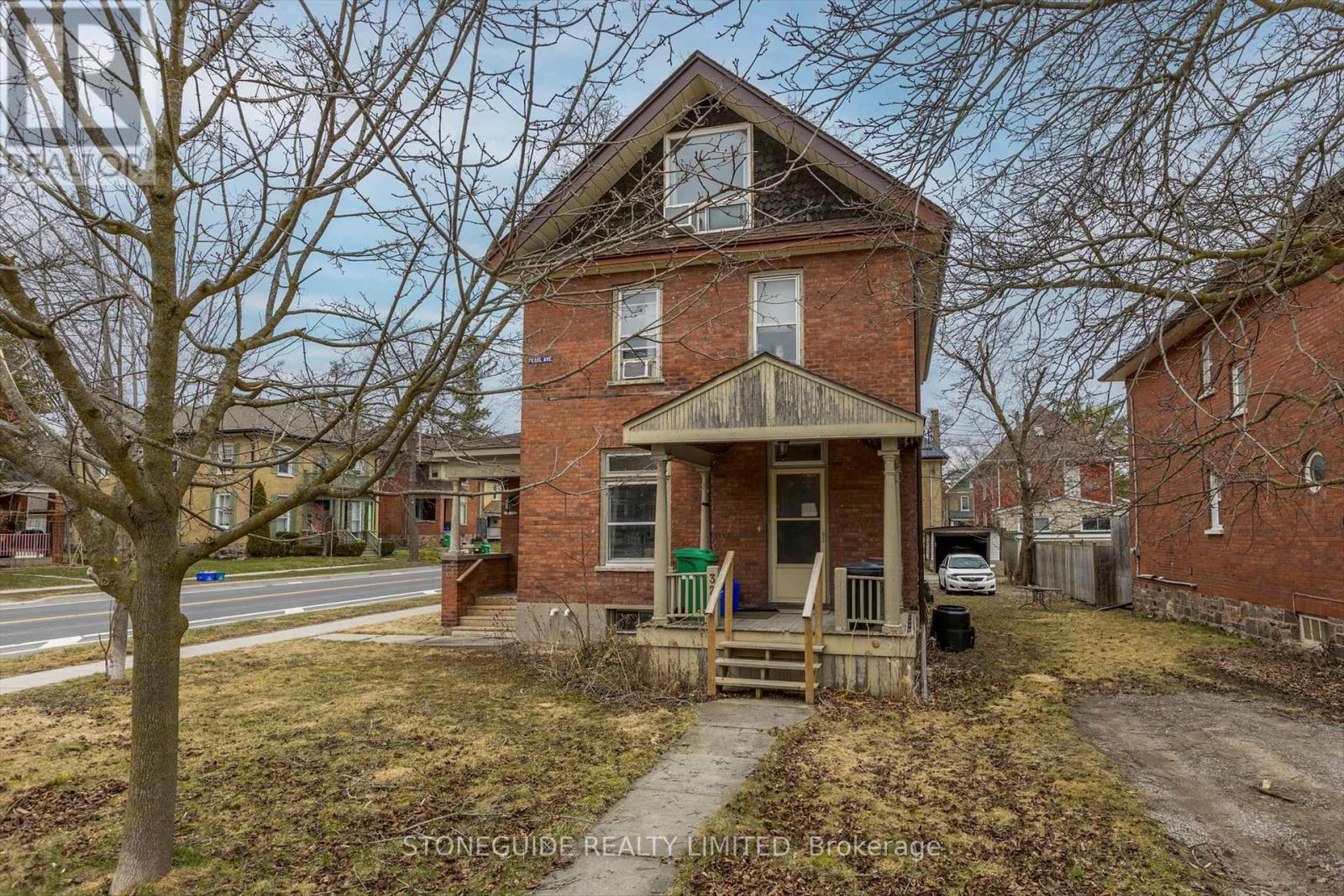 Property at 320-322 PEARL AVENUE image 2