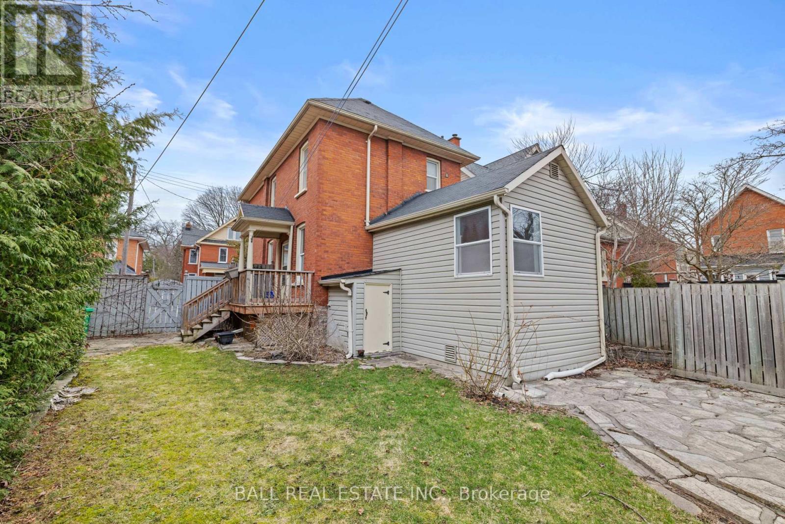 276 John Street, Peterborough Central, Ontario  K9J 5E9 - Photo 4 - X12085715