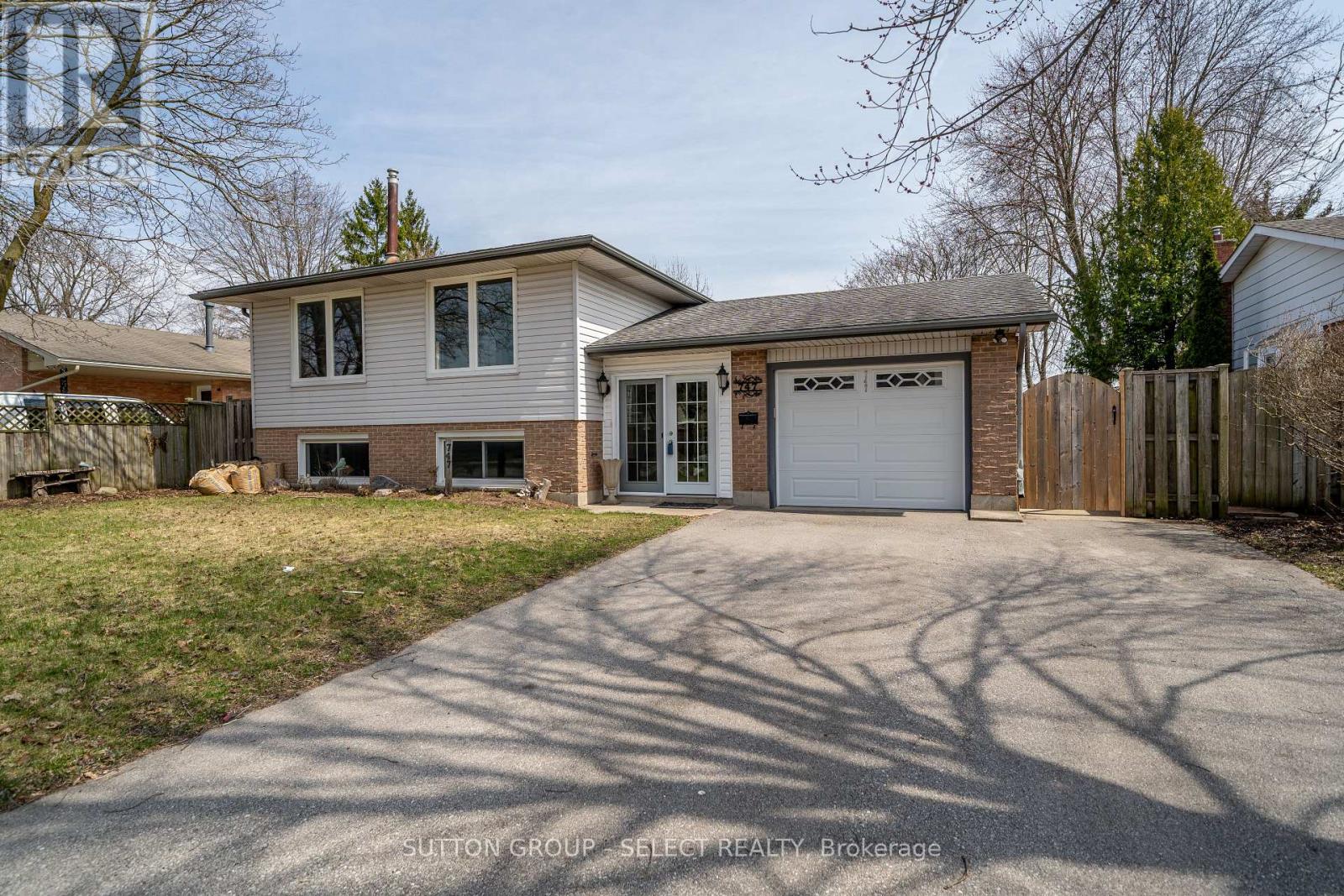 747 Grenfell Drive