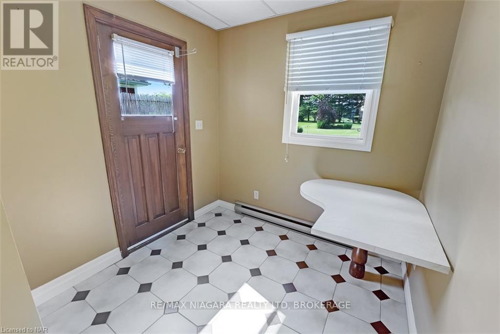 4446 Lakeside Drive, Lincoln, Ontario  L3J 0X7 - Photo 10 - X12085673