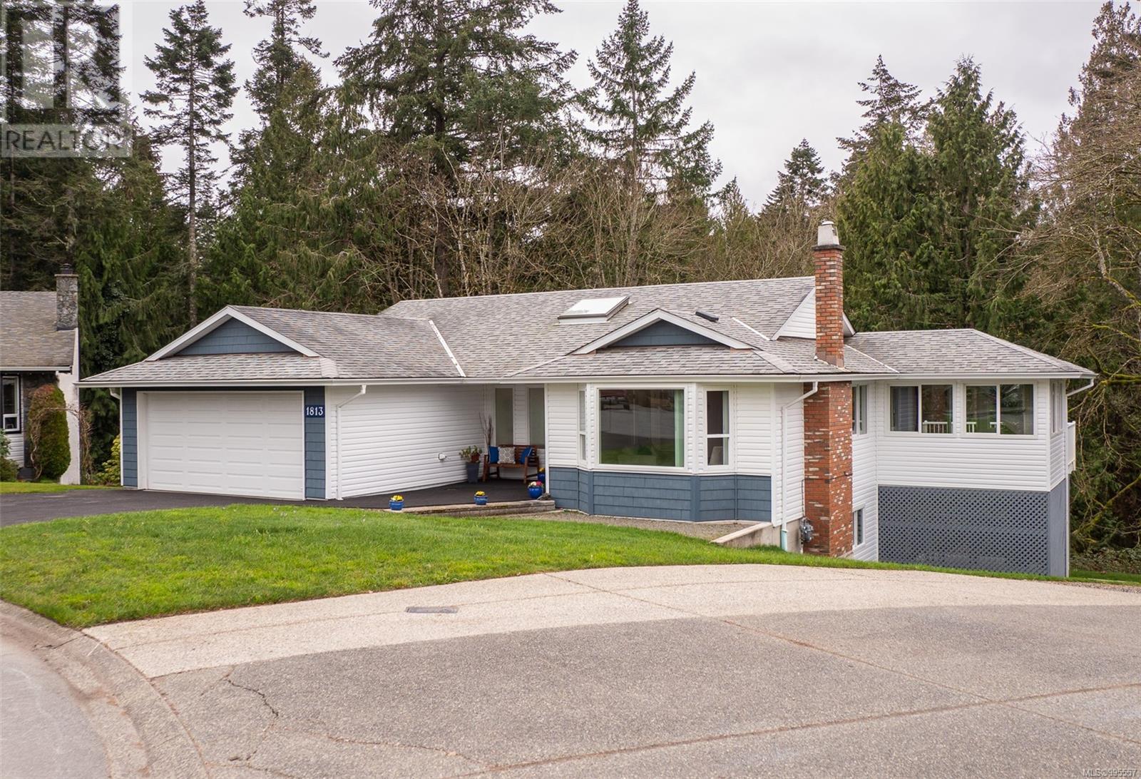 Property at 1813 Pastel Cres image 1