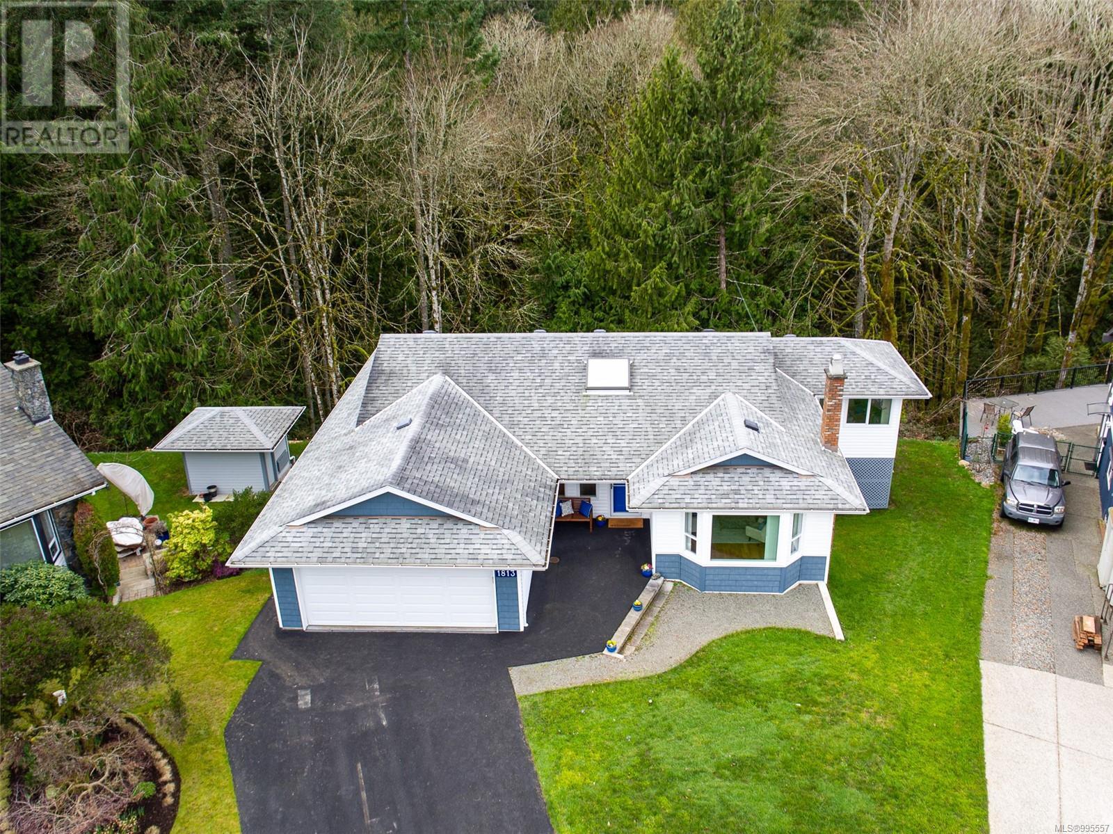 Property at 1813 Pastel Cres image 3