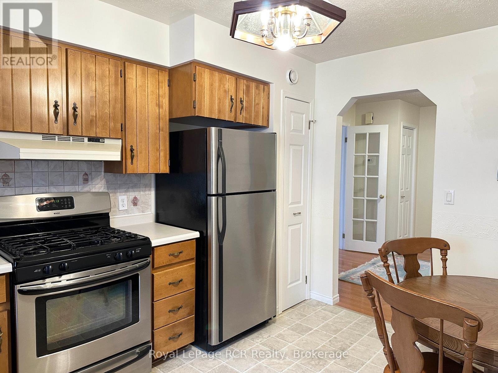 218 4th Street Crescent, Hanover, Ontario  N4N 3S2 - Photo 17 - X12085716