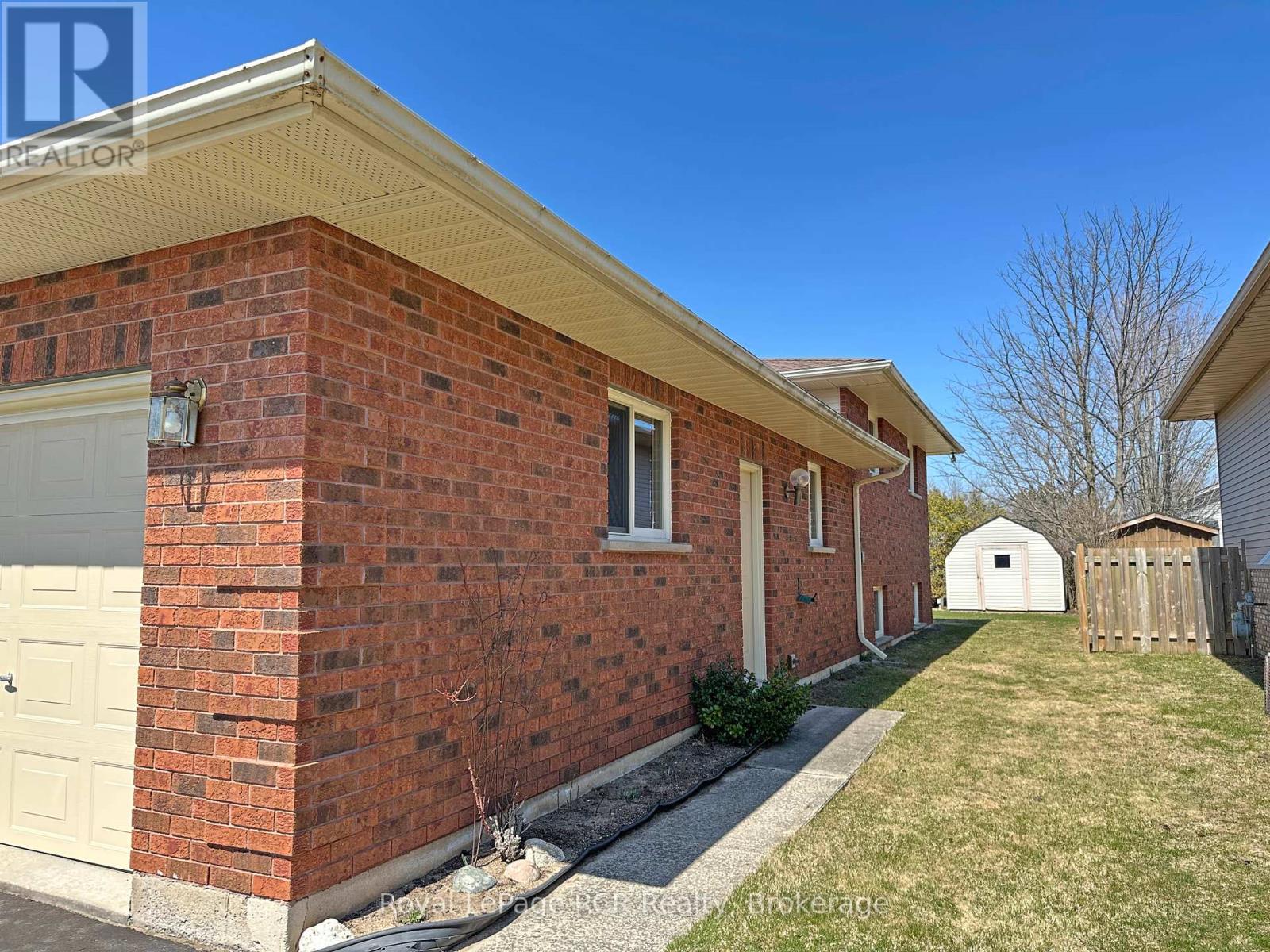 Property at 218 4TH STREET CRESCENT image 3
