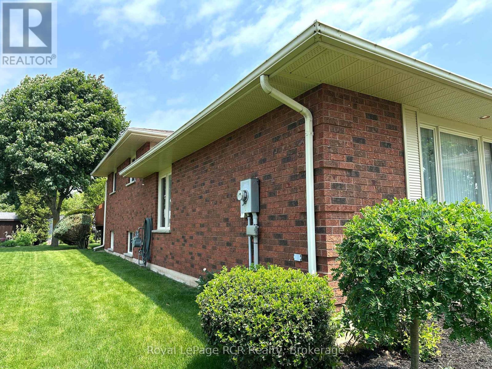 218 4th Street Crescent, Hanover, Ontario  N4N 3S2 - Photo 9 - X12085716
