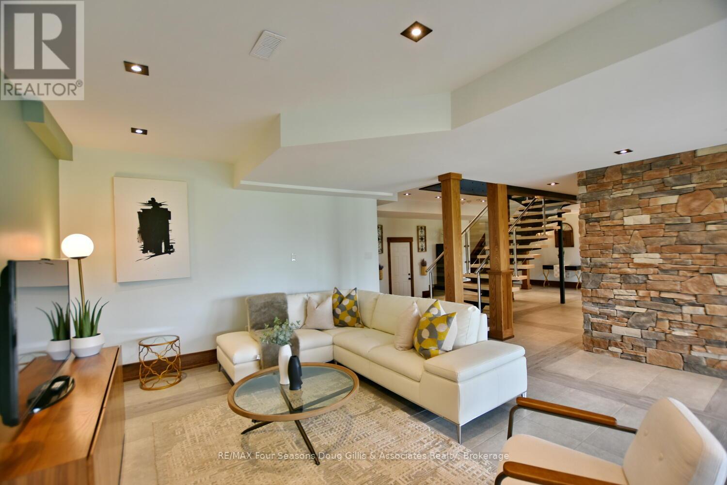 163 West Ridge Drive, Blue Mountains, Ontario  N0H 2P0 - Photo 33 - X12085838