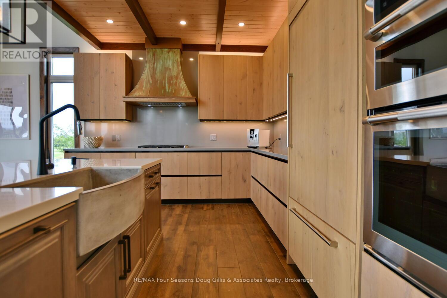 163 West Ridge Drive, Blue Mountains, Ontario  N0H 2P0 - Photo 6 - X12085838