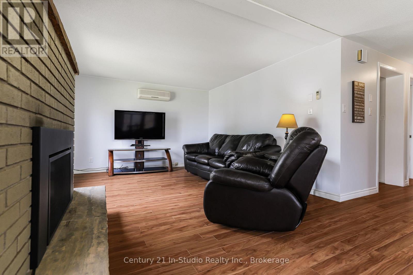 72234 Lakeshore Drive, Bluewater, Ontario  N0M 1N0 - Photo 8 - X12085861