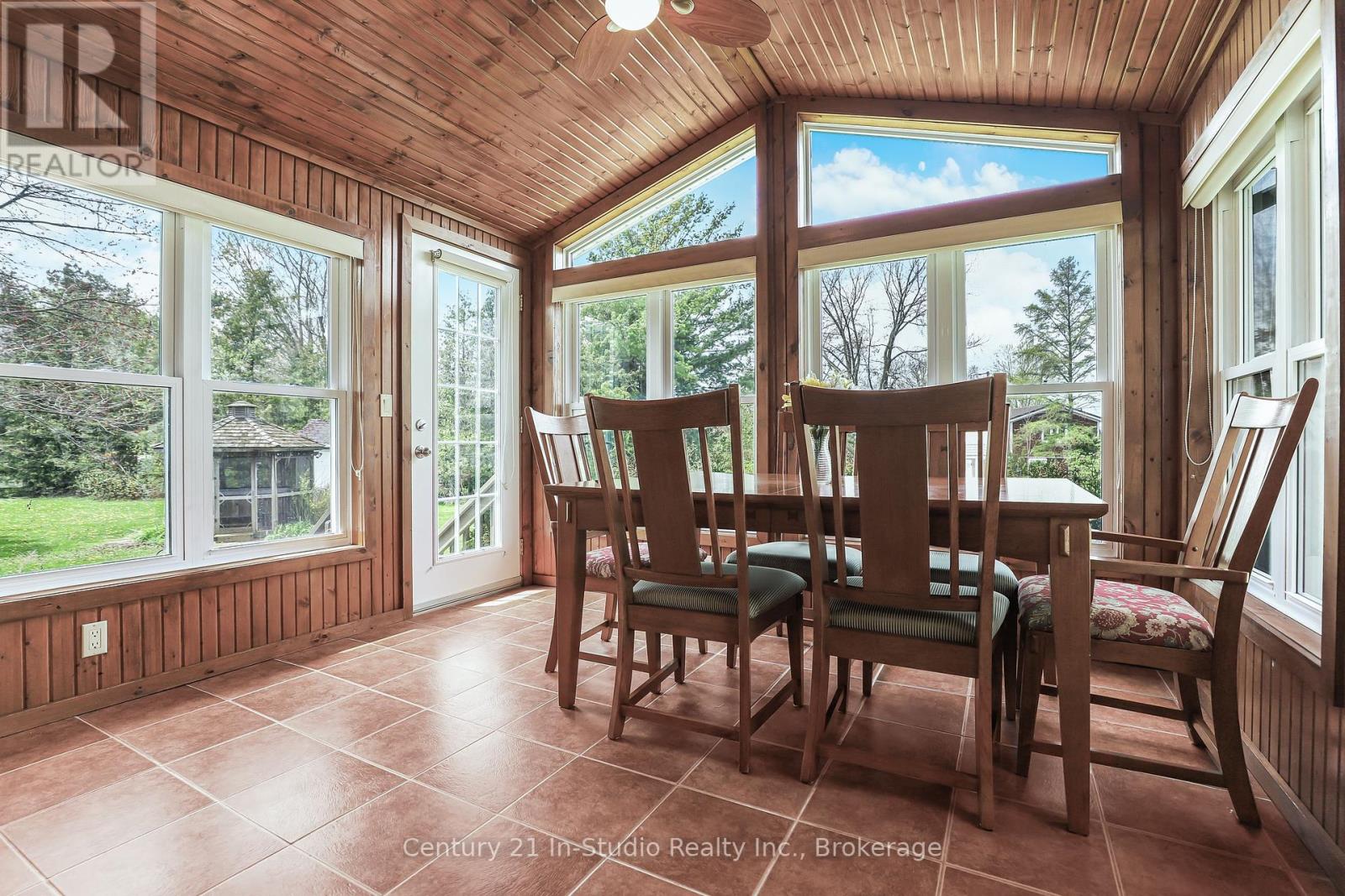 72234 Lakeshore Drive, Bluewater, Ontario  N0M 1N0 - Photo 9 - X12085861