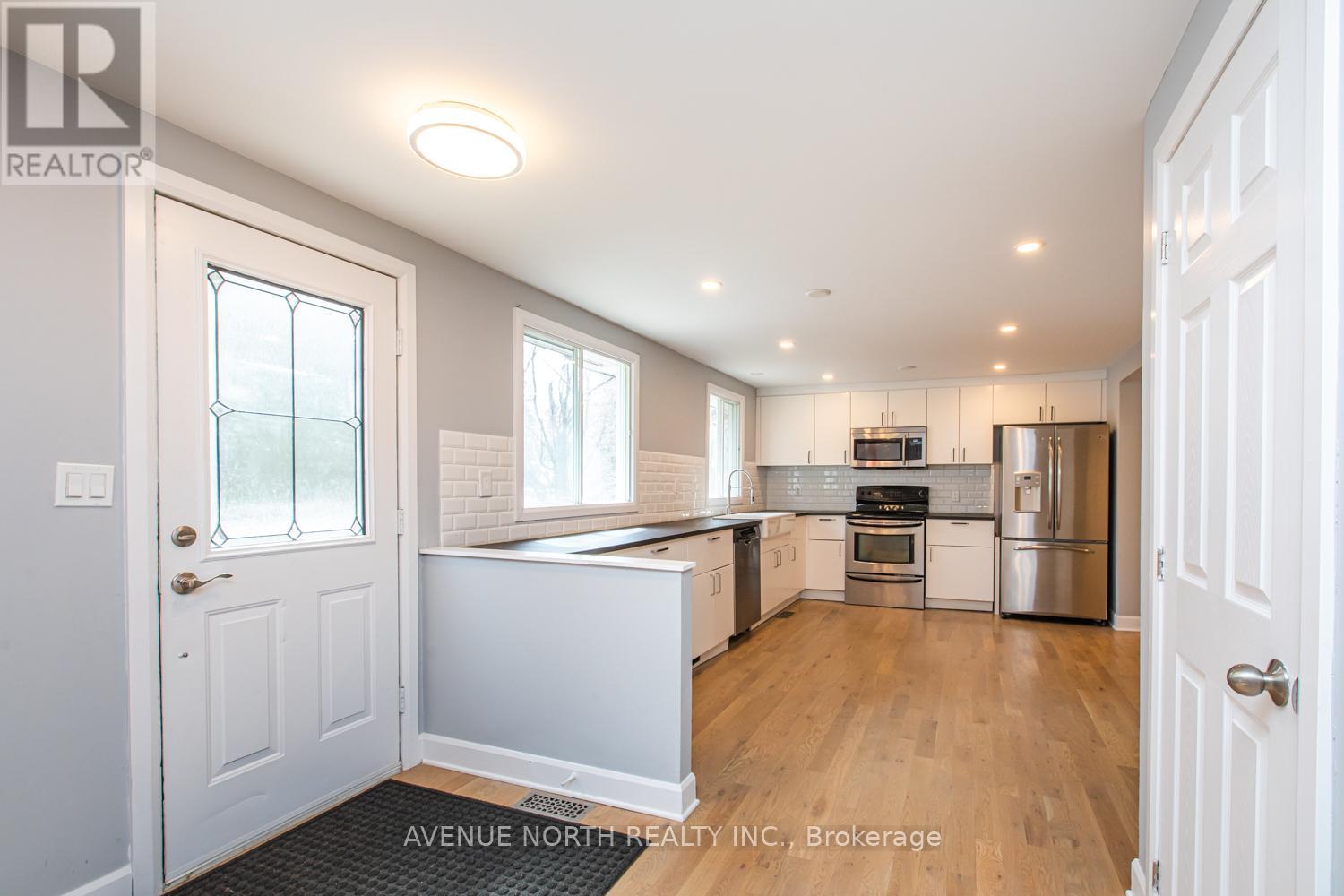 Property at 44 LAZY NOL COURT image 4