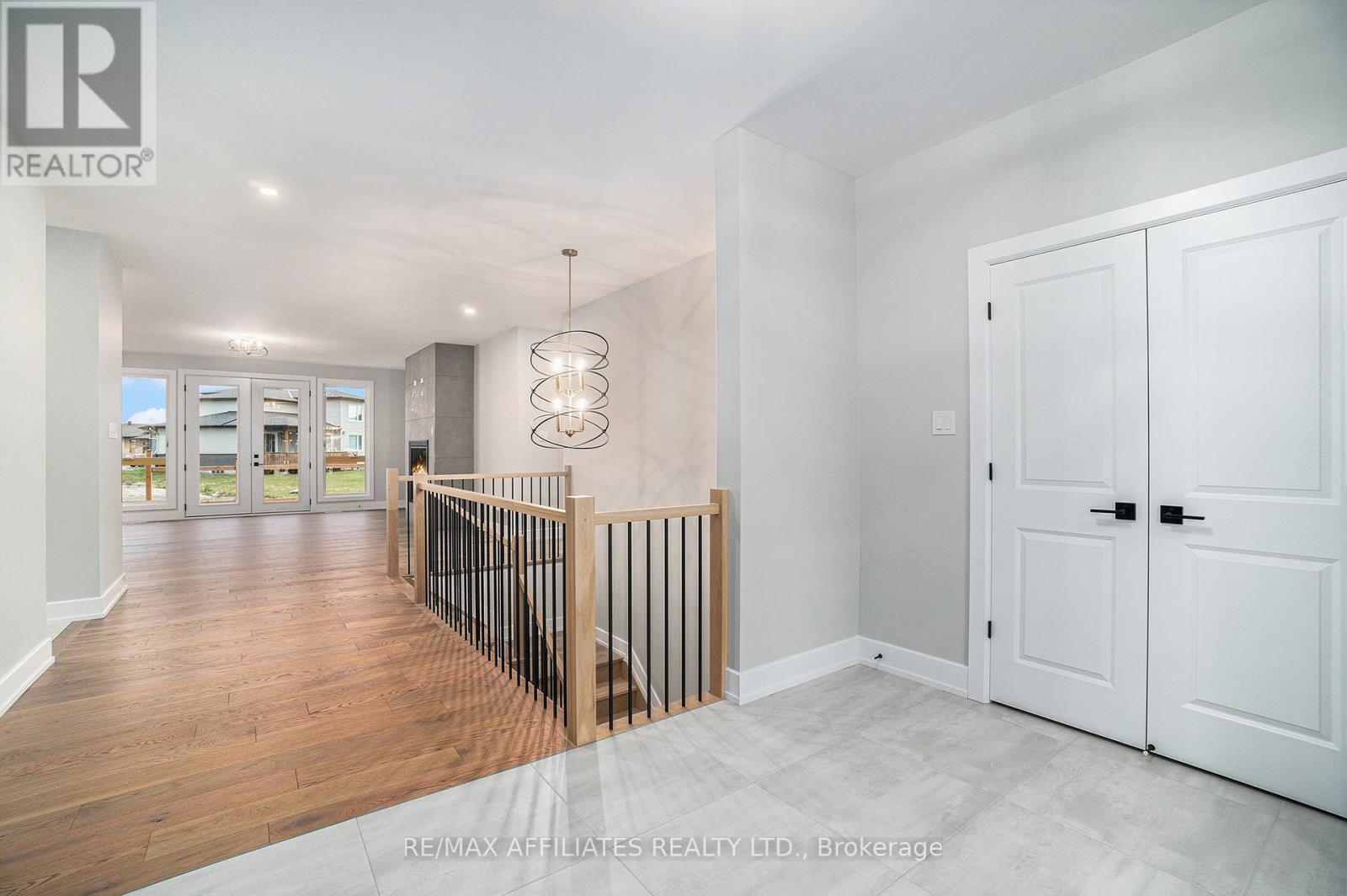 Property at 1353 DIAMOND STREET image 4