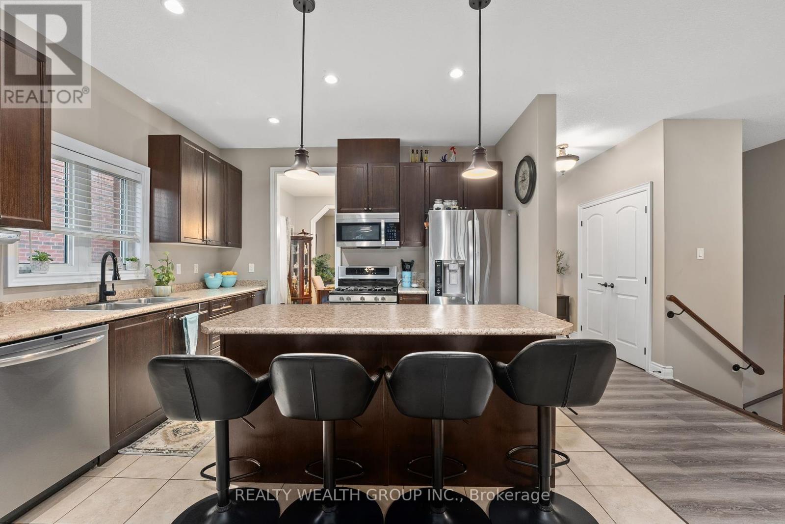 Property at 1056 QUARRY DRIVE image 5