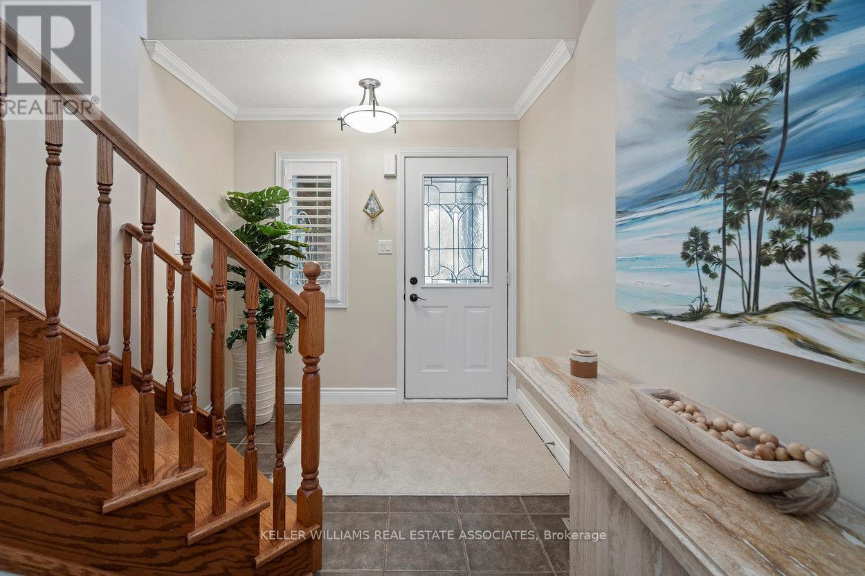 Property at 10 MEADOWGLEN BOULEVARD image 4