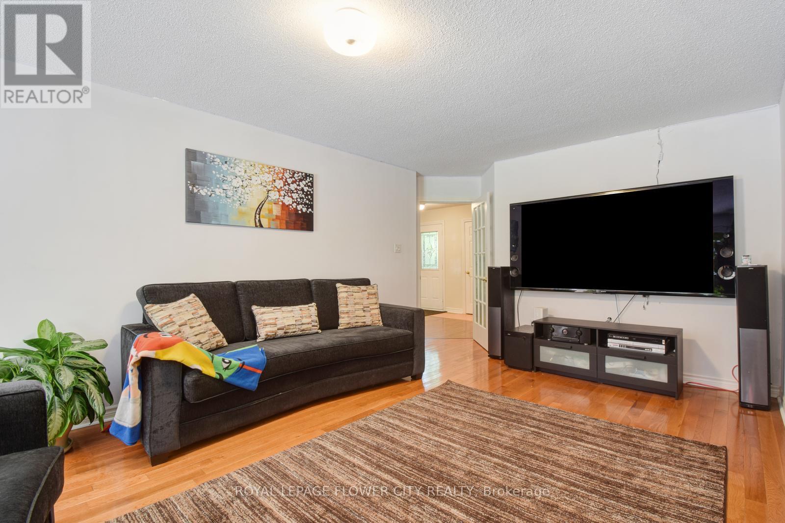 6052 St. Ives Way, Mississauga, Ontario  L5N 4M1 - Photo 14 - W12085620