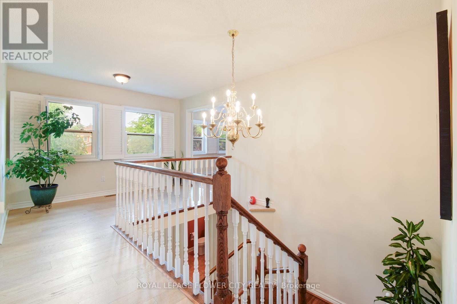 6052 St. Ives Way, Mississauga, Ontario  L5N 4M1 - Photo 26 - W12085620