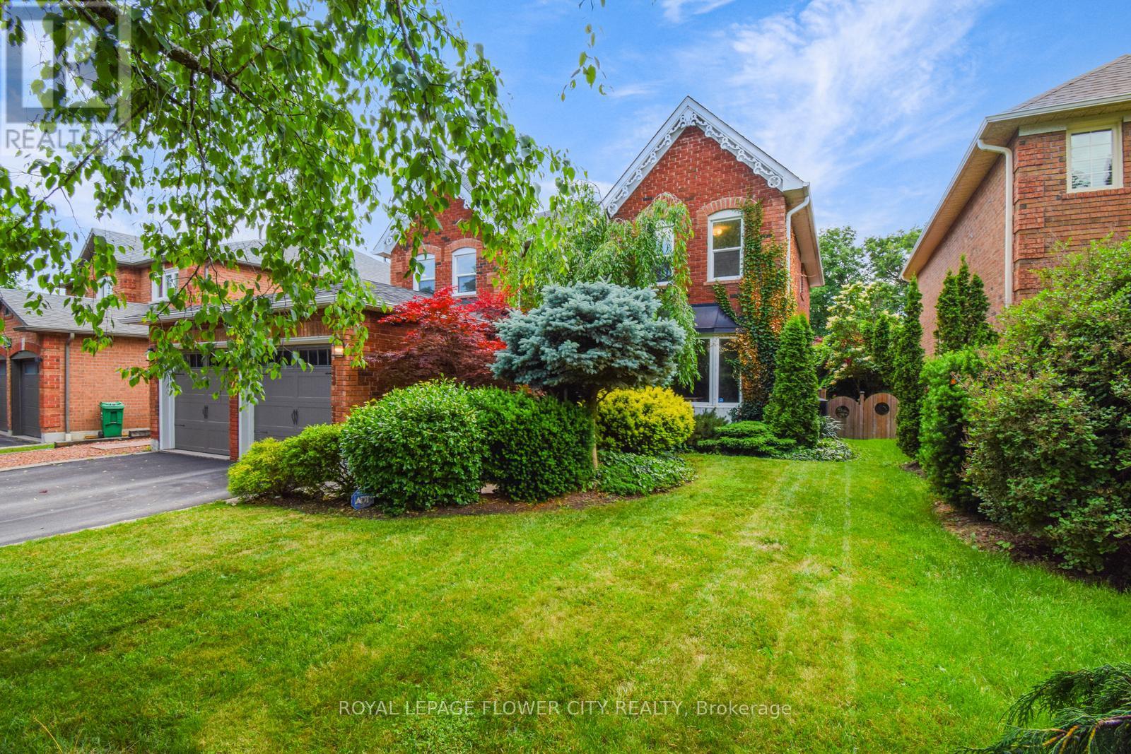 6052 St. Ives Way, Mississauga, Ontario  L5N 4M1 - Photo 7 - W12085620