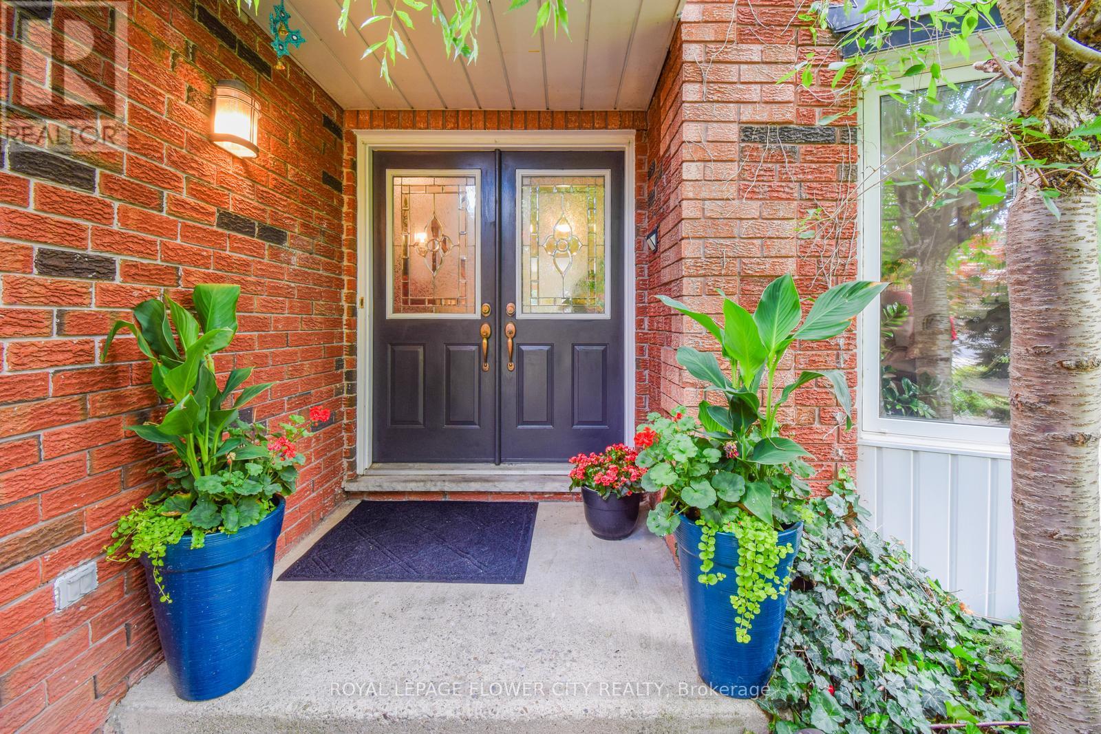 6052 St. Ives Way, Mississauga, Ontario  L5N 4M1 - Photo 8 - W12085620