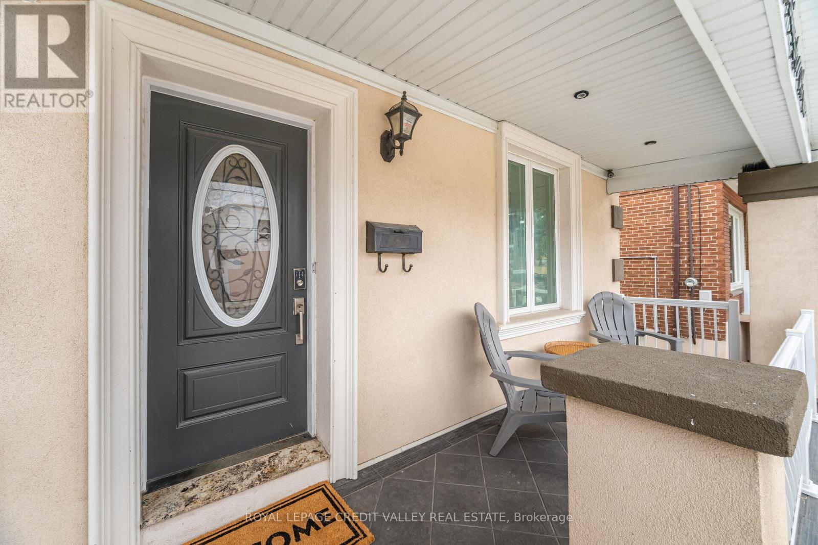 Property at 165 ISLINGTON AVENUE image 4