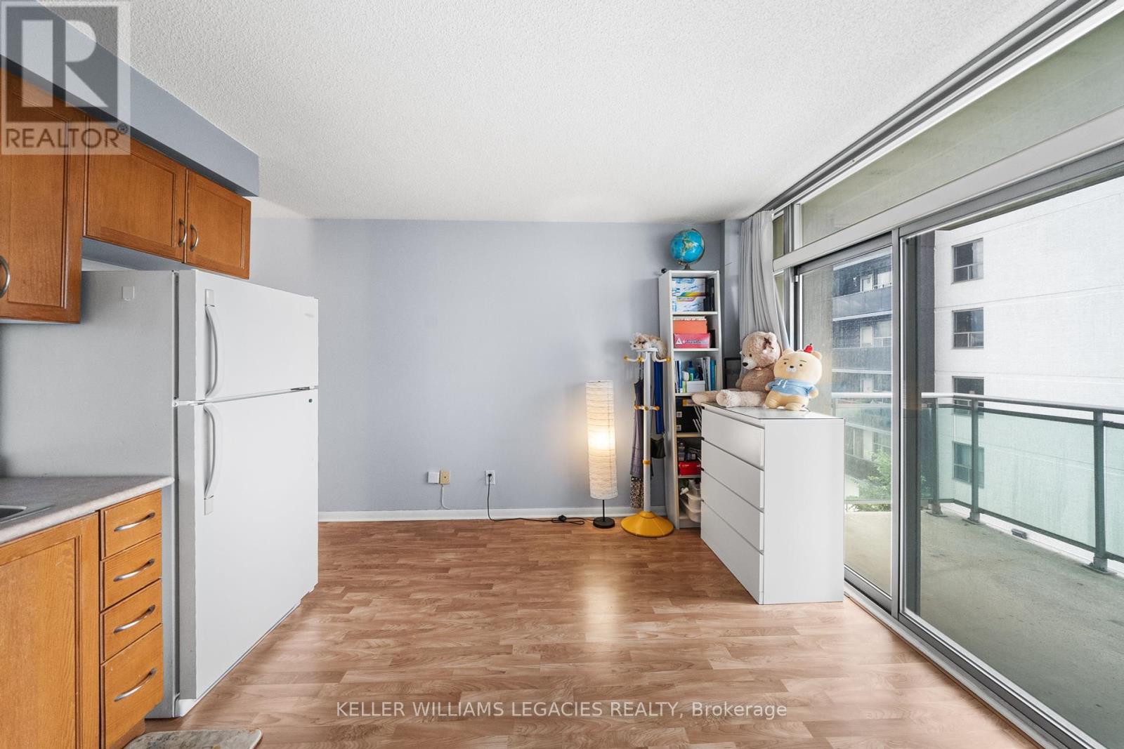405 - 2464 Weston Road, Toronto, Ontario  M9N 0A2 - Photo 11 - W12085783