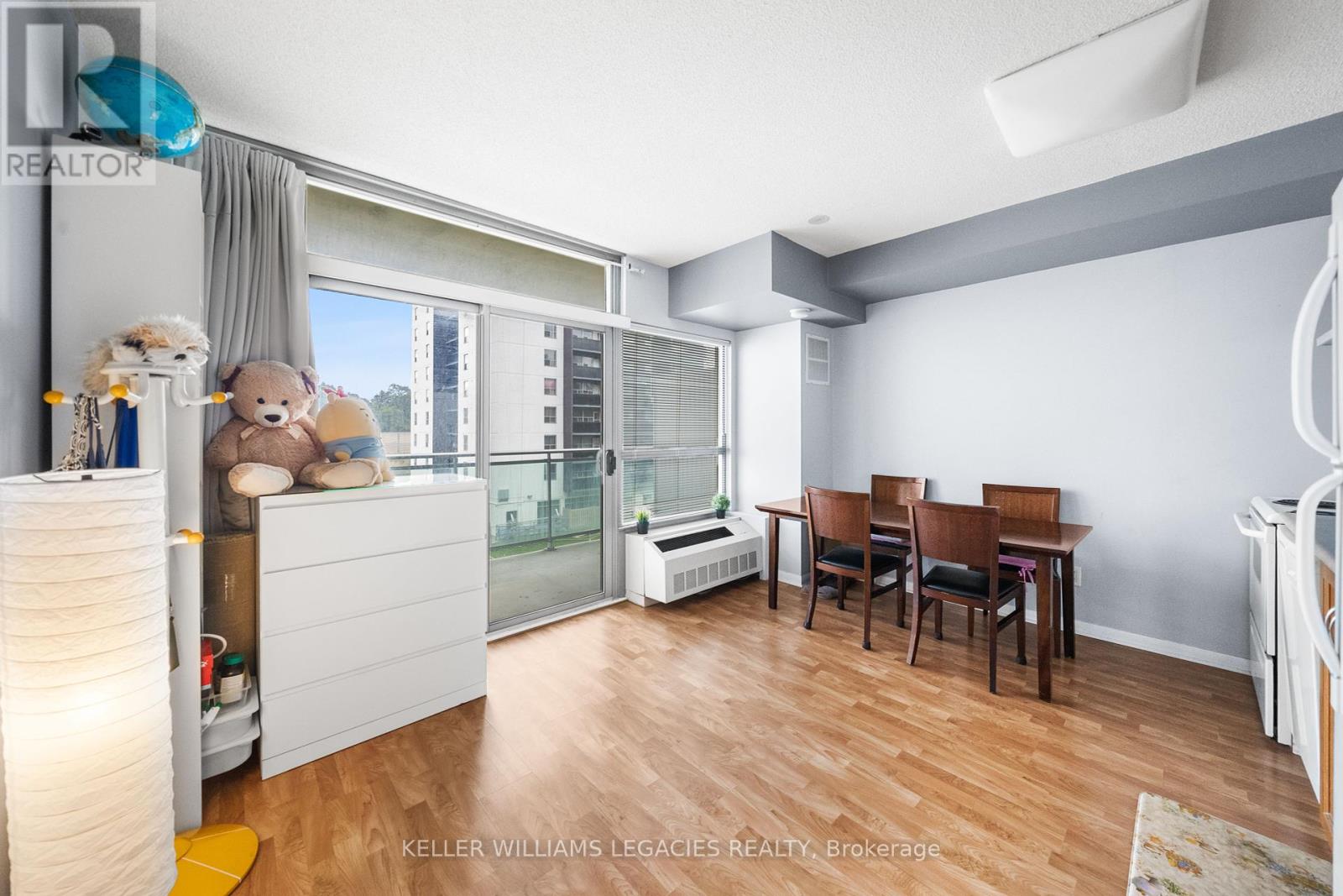 Property at 405 - 2464 WESTON ROAD image 3