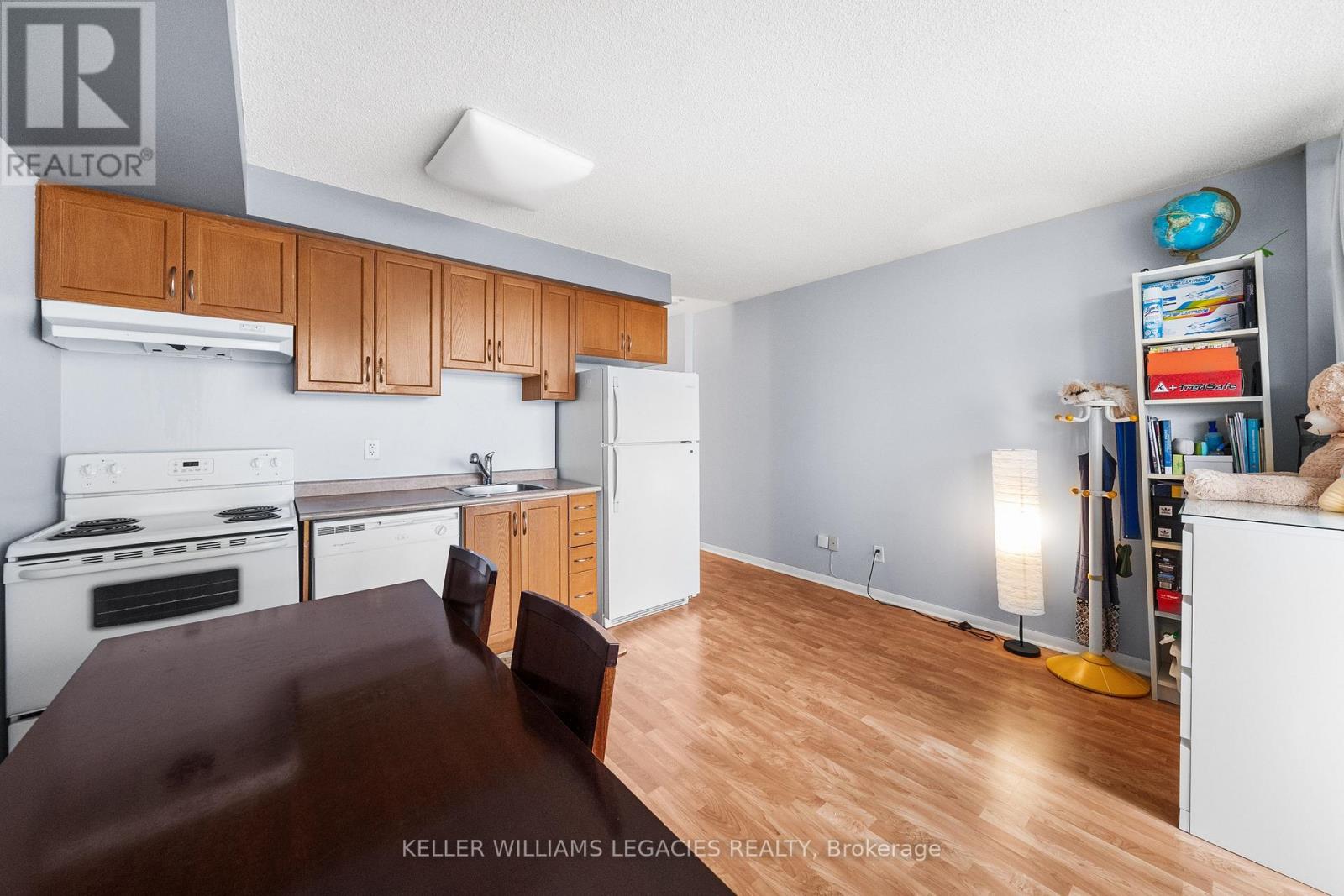 405 - 2464 Weston Road, Toronto, Ontario  M9N 0A2 - Photo 6 - W12085783