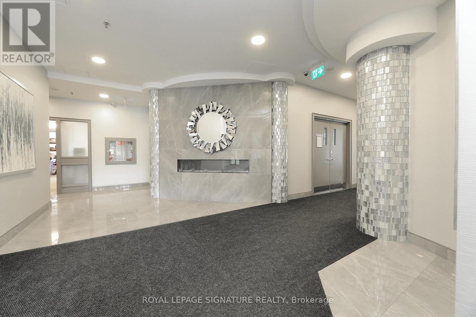 Property at 201 - 200 BURNHAMTHORPE ROAD E image 2
