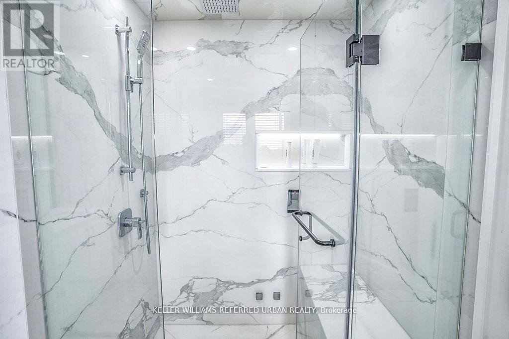 83 Floral Parkway, Toronto, Ontario  M6L 2C3 - Photo 21 - W12085864