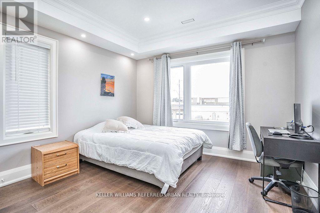 83 Floral Parkway, Toronto, Ontario  M6L 2C3 - Photo 24 - W12085864