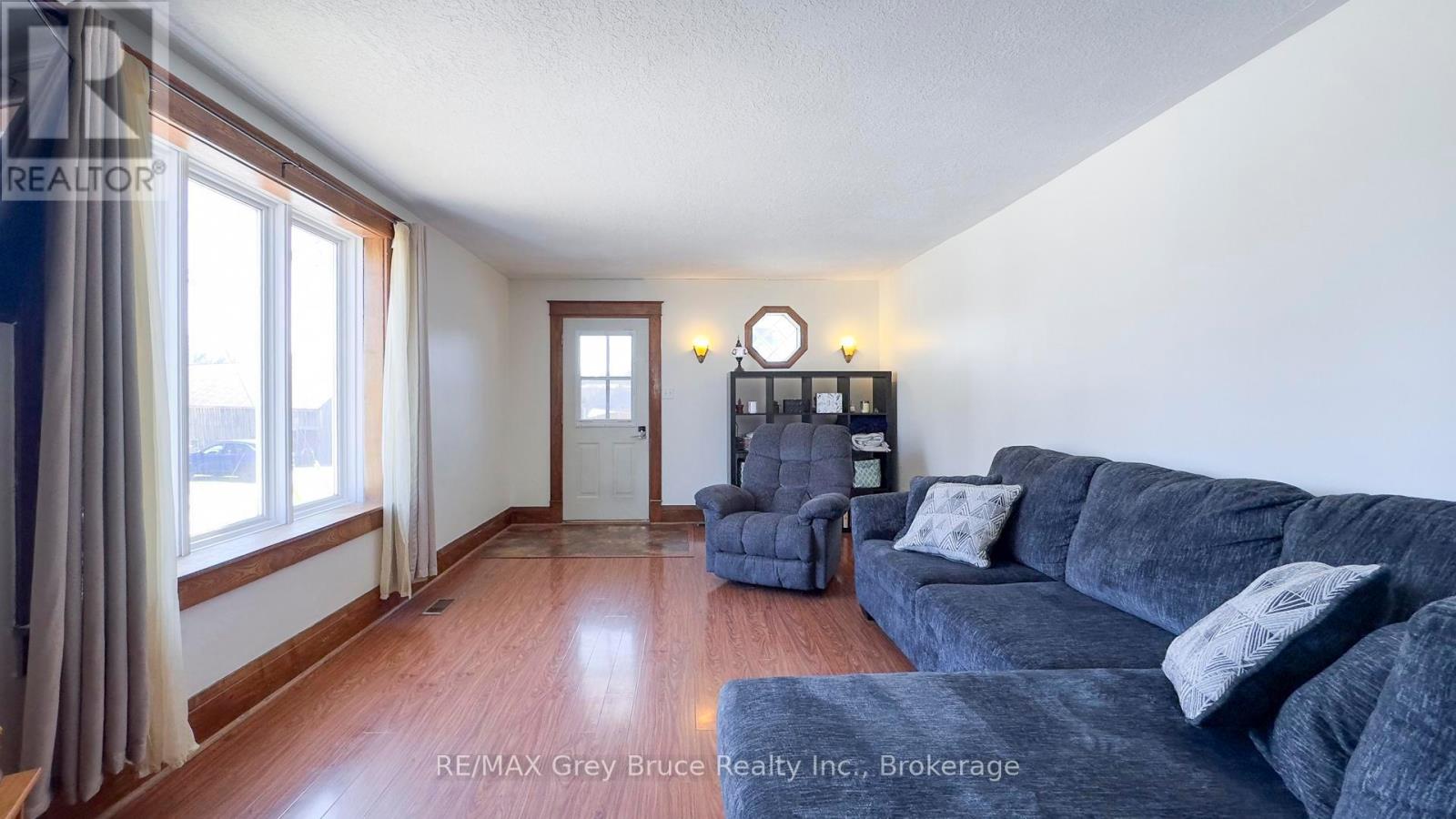 18 2nd Avenue Ne Avenue, Arran-Elderslie, Ontario  N0G 1L0 - Photo 15 - X12066254