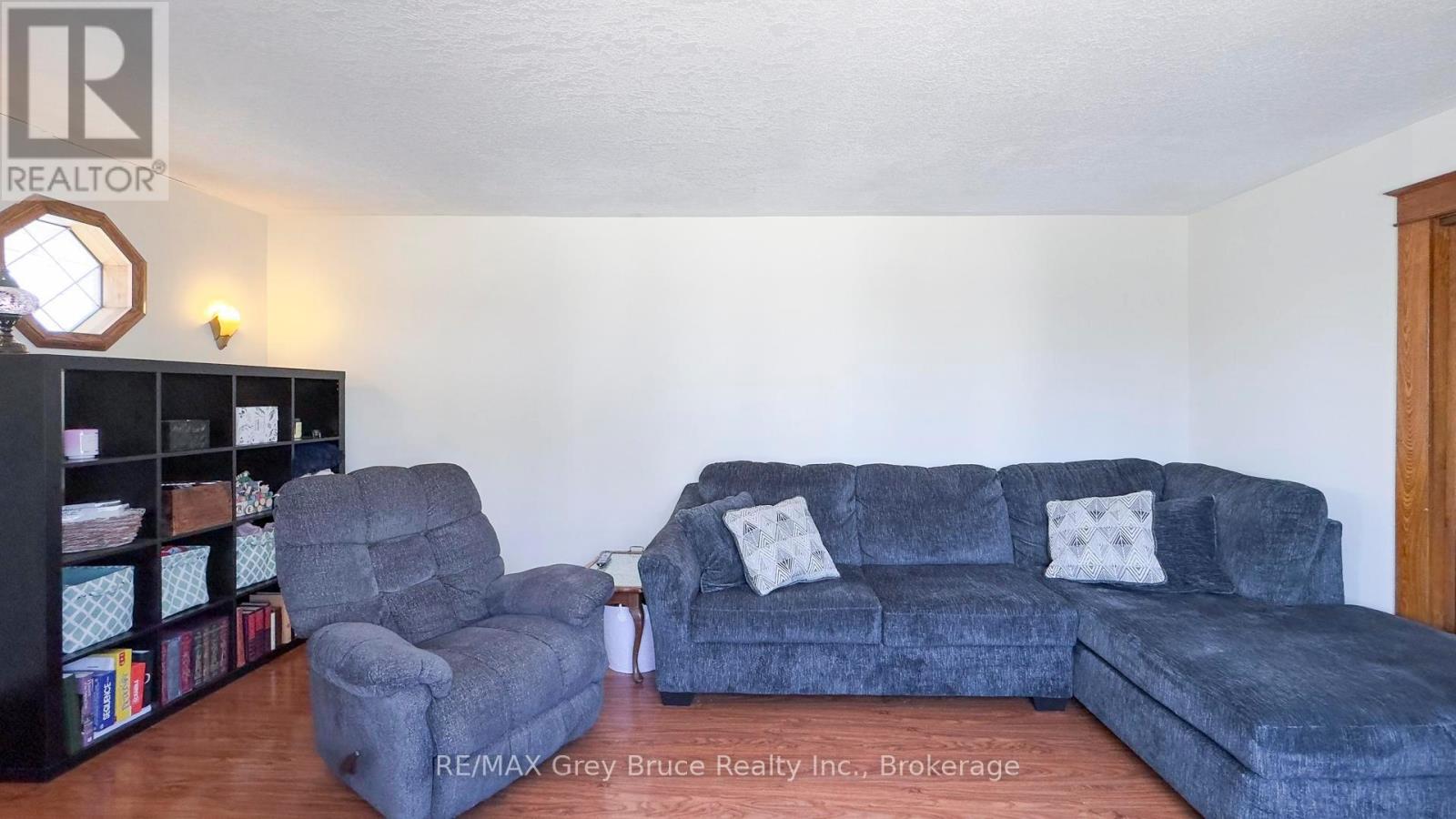 18 2nd Avenue Ne Avenue, Arran-Elderslie, Ontario  N0G 1L0 - Photo 17 - X12066254